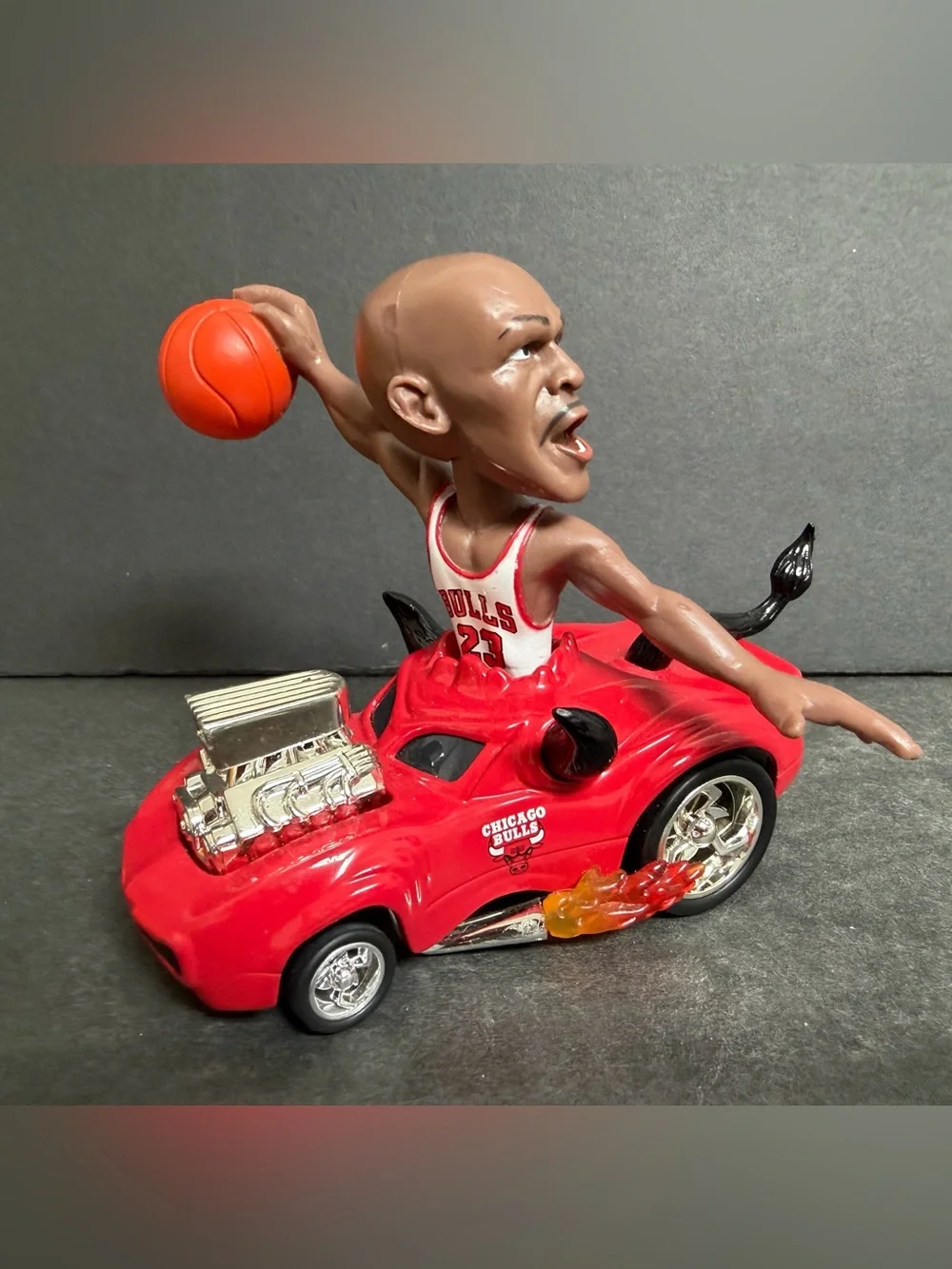 1997 HOTWHEELS - RADICAL RIDES #23 MICHAEL JORDAN (1) DIE CAST CAR